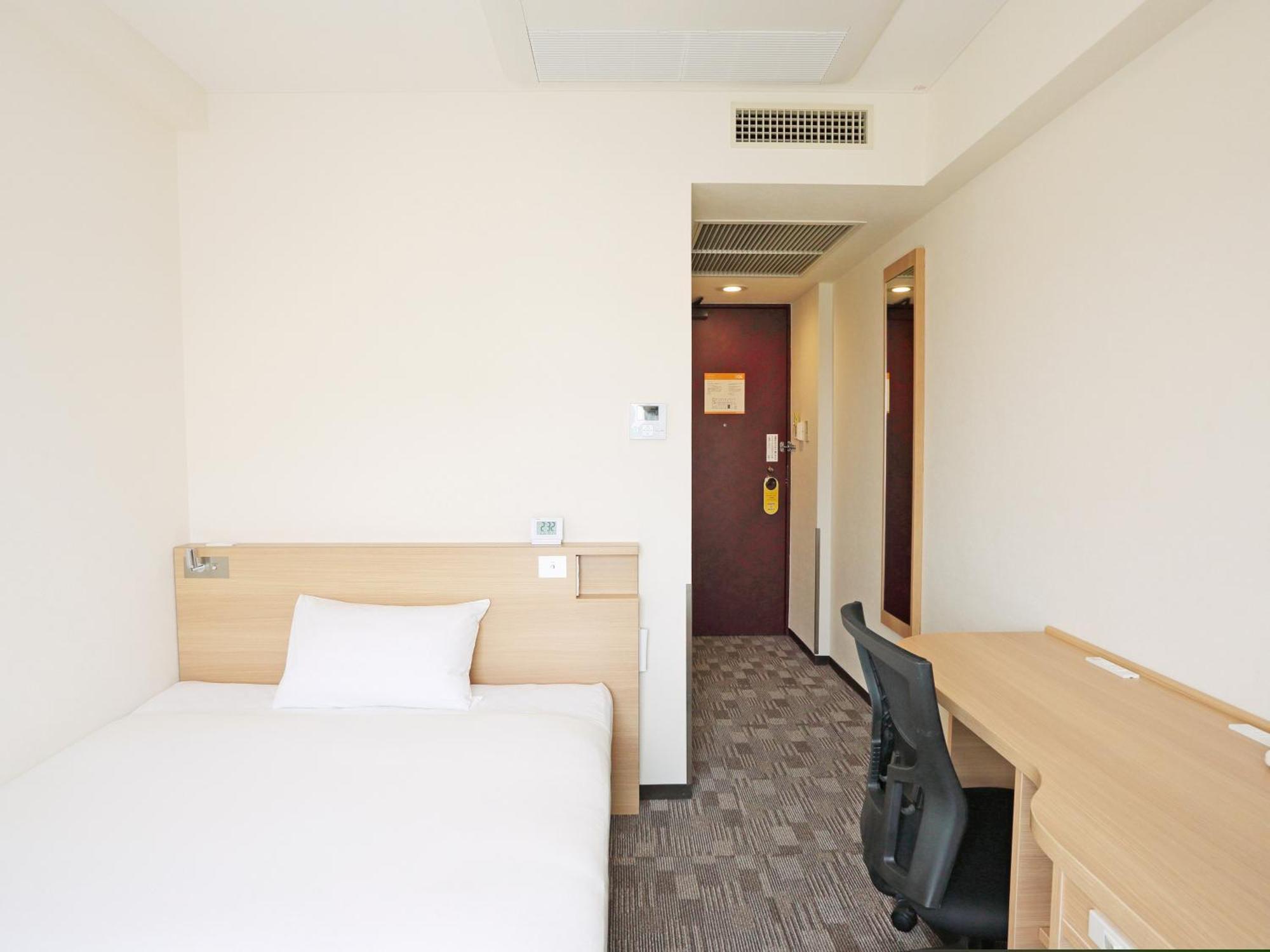 Smile Hotel Кумаґая Номер фото